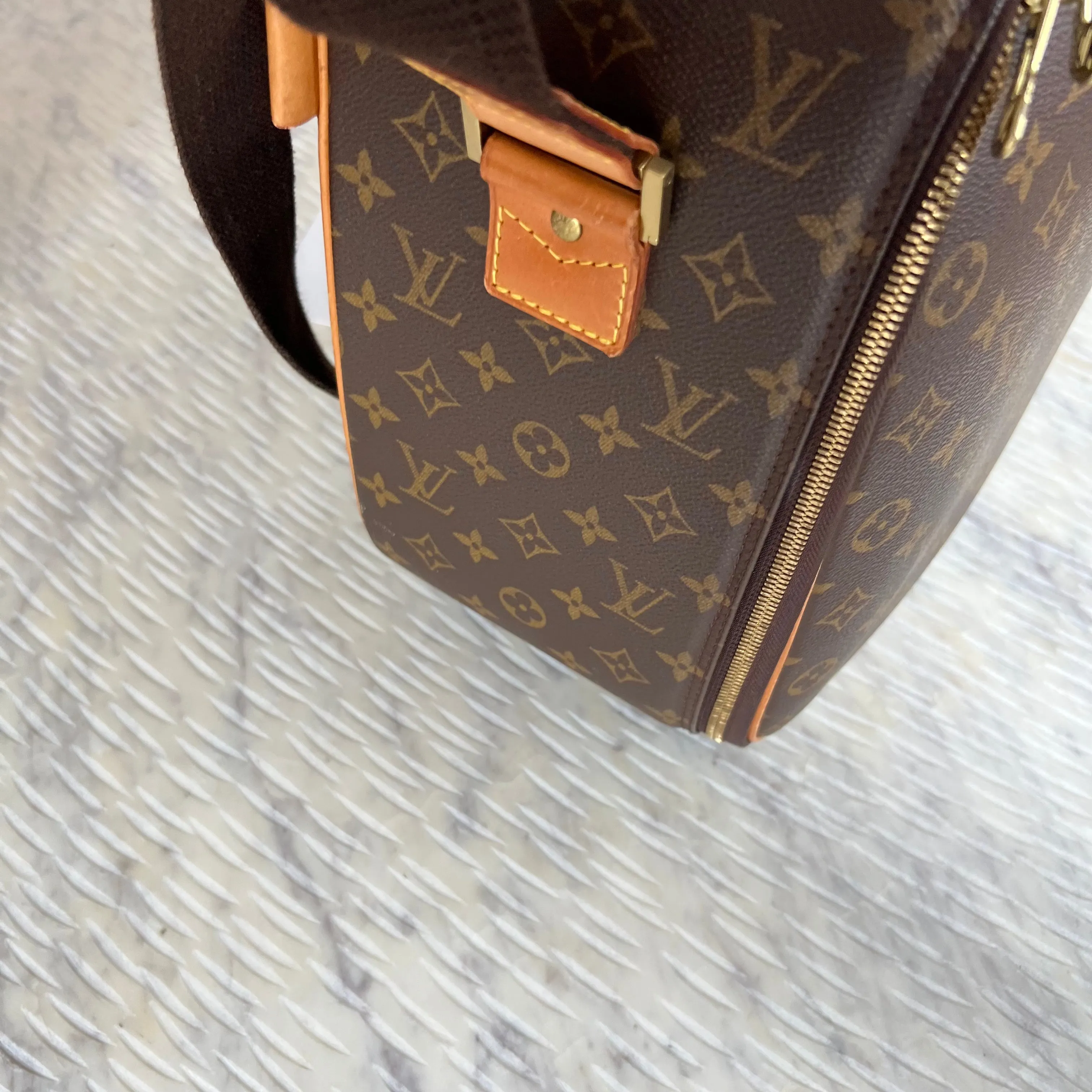 Louis Vuitton Packall Bag