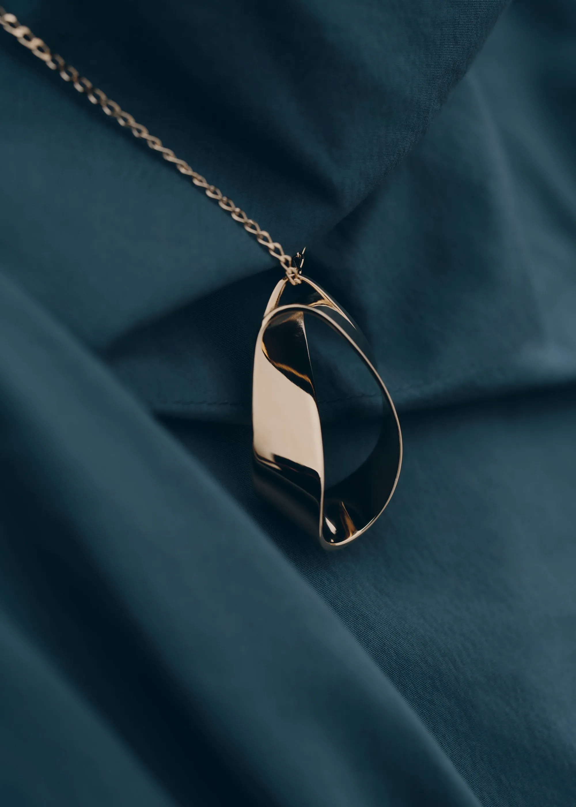 Éole Pendant - 24 carat gold gilded